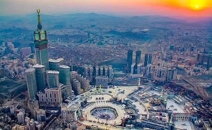 Serving All Hotels in Makkah Clock Tower Area